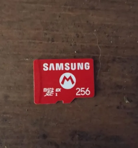 Cartão SD Nintendo Switch + Pro controle 