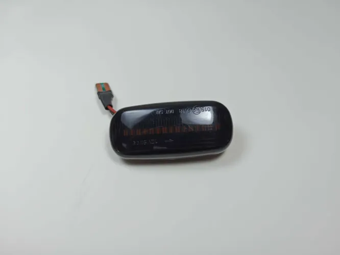 Pisca Paralama Direito Audi A4 B6 2001 2002 2003 2004 Led Direito Preto