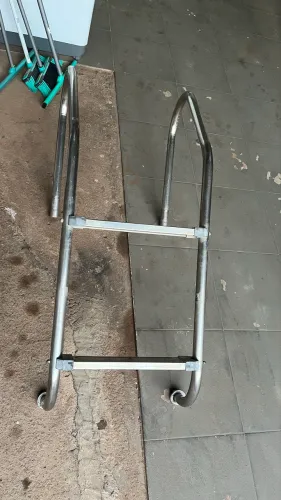 Escada de piscina inox