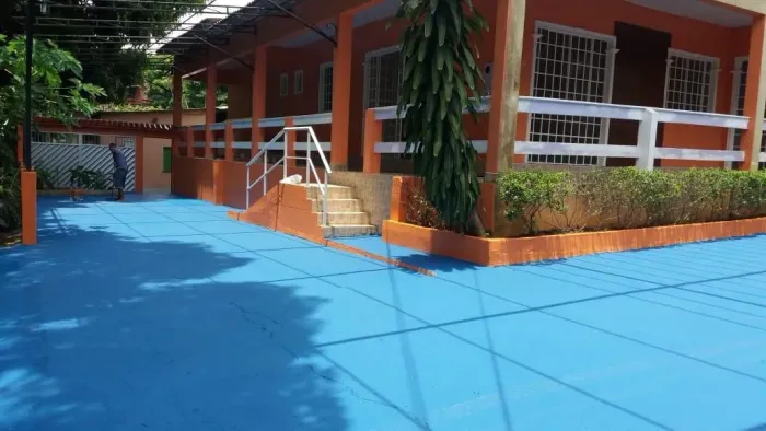 Três Casas no mesmo terreno.
