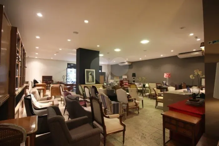 Loja para venda ou locação no Jardins- 394 m²- 8 salas- 12 vagas