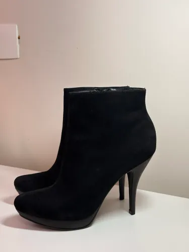 Ankle Boot Arezzo Camurça Preta - Tam 36
