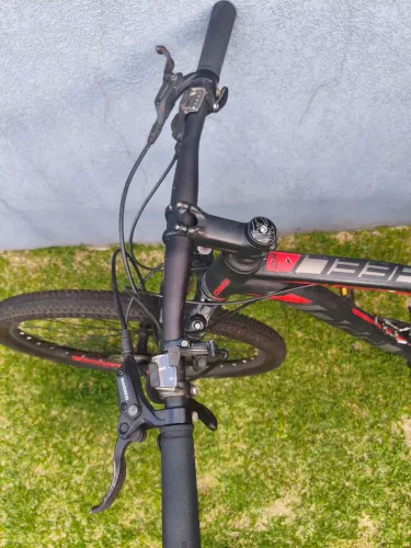 Bike Oggi aro 29 freios hidráulico quadro 19