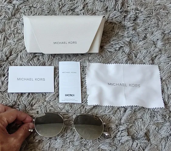 Óculos escuro Michael Kors modelo MK1021 (Lon) prateado novo