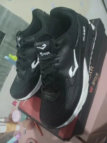 Vende-se tênis da marca : W-box original na cor preto com branco usado,tamanho: 38/Unisex
