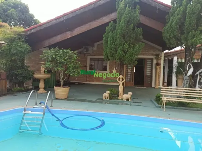 CASA NA AVENIDA TOMAZ ALVES DE FIGUEIREDO EM LORENA - SP