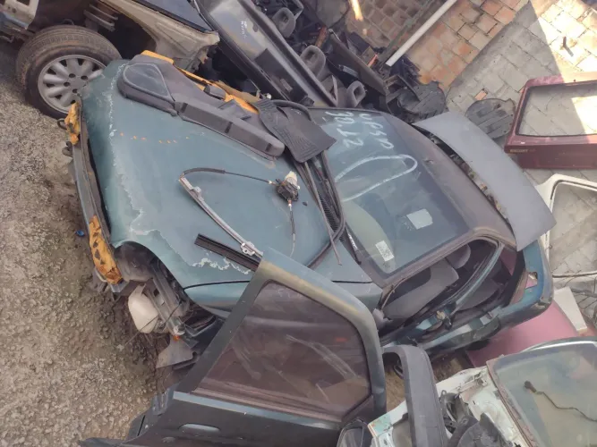 Ford Escort 1999 1.8 16v zeteck sucata para retirada de peças 
