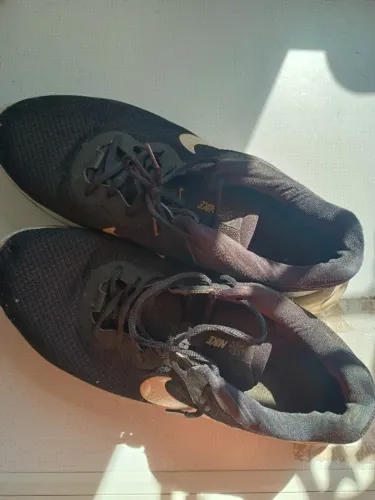 Nike Revolution N° 45