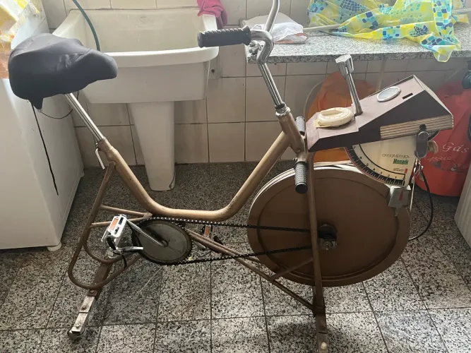 Bicicleta Ergométrica Monark Vintage Anos 90 - Estrutura de Ferro Indestrutível