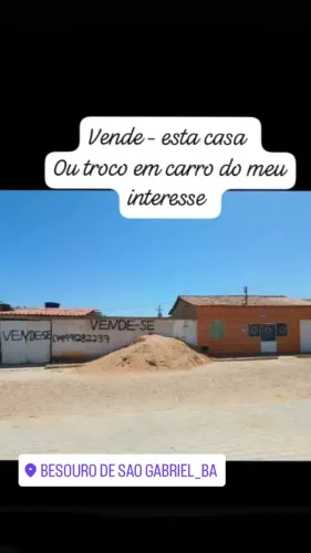 Vendo esses imóveis , duas casas e um ponto comercial com garagem nos fundos terreno grand