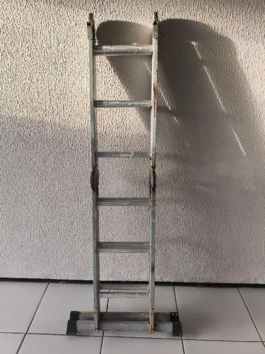 Escada de Aço e Alumínio Multiuso 4x3 12 Degraus