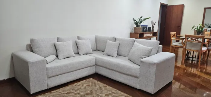 Vendo Sofá de Canto Linho de Algodão White Semi-novo R$ 2.500,00