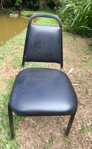 Cadeira estofado de couro