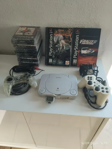 Playstation 1, 2 controles, jogos e pocktstadion memory card