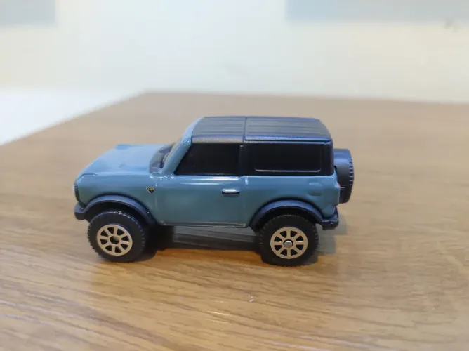 Miniatura Maisto 2021 Ford Bronco Cinza Loose 1:64 Novo