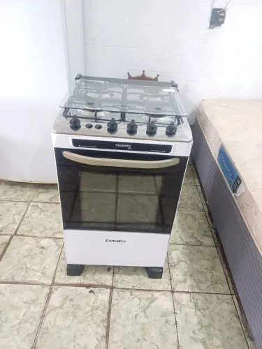 FOGÃO ESMALTEC FUCIONANDO BOCAS E FORNO AUTOMATICO