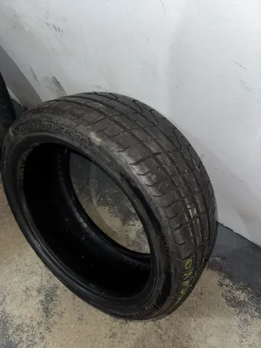 Pneu 225/40/18 pirelli P zero