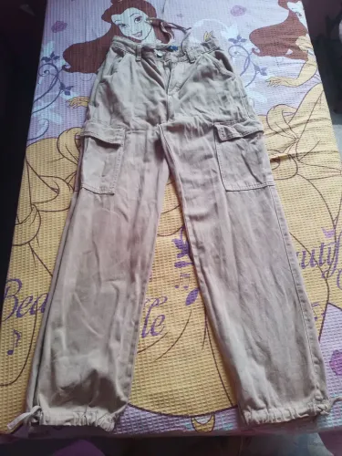 Calça Cargo Bege Feminina.