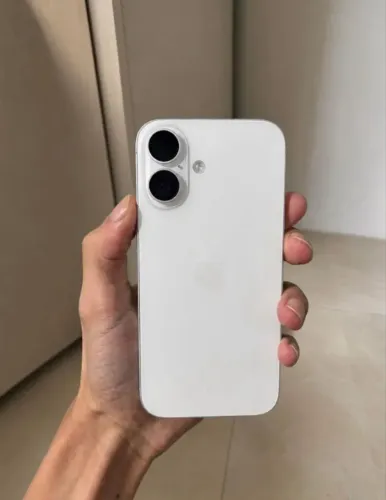 iPhone 16