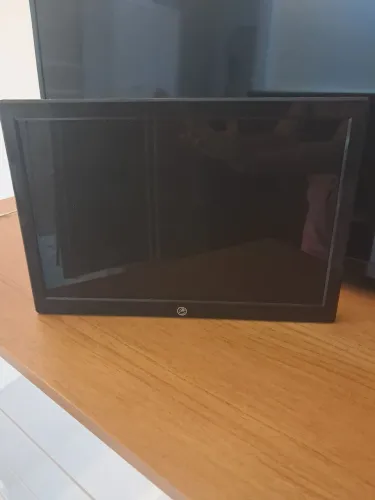 Vendo Monitor Led 15 polegadas ( sem o pé ) Funcionando