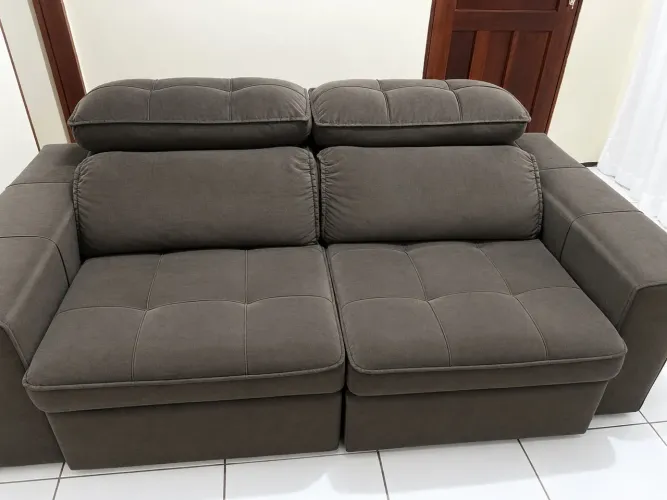 Vendo sofá 3 lugares reclinável aceito cartão chama no zap *