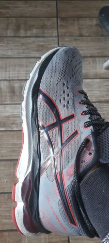 Tenis masculino asics 42