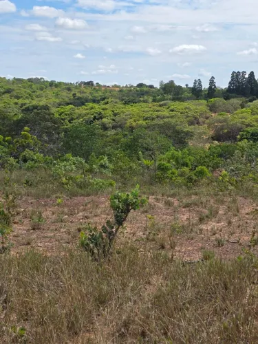 Vendo ou troco este terreno em Felixlândia MG