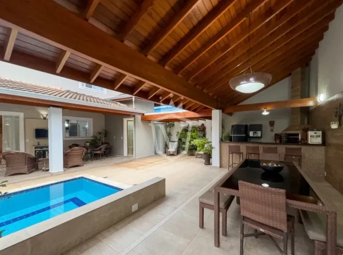 Casa à Venda no Condomínio Jardim Santa Teresa, Jundiaí-SP