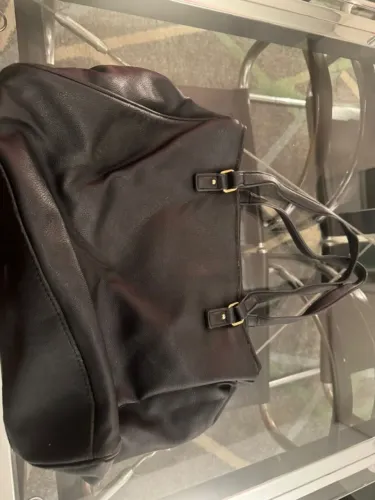 bolsa tommy hilfiger feminina preta usada