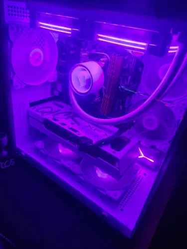 PC GAMER - RYZEN 5500X - RX 7600 8GB