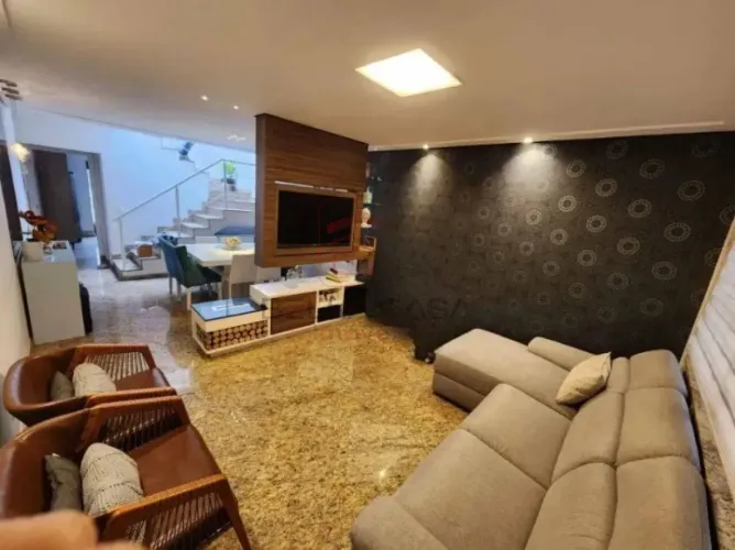 Sobrado Residencial Para Venda - 3 quartos - 3 Suítes- 3 vagas