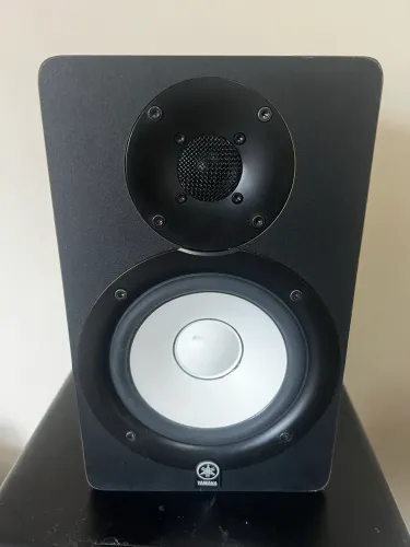 Monitor Yamaha HS5 