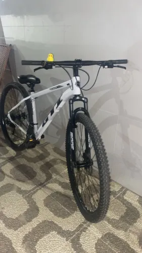 Bicicleta GTI Aro 29 branca com cadeado aceito cartão com acréscimo da maquininha