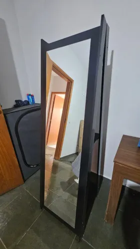 Espelho de chão com 2 prateleiras
