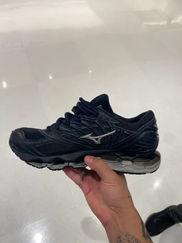 Mizuno Wave Prophecy 8