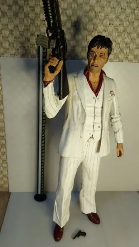 scarface Tony Montana 1/4 neca