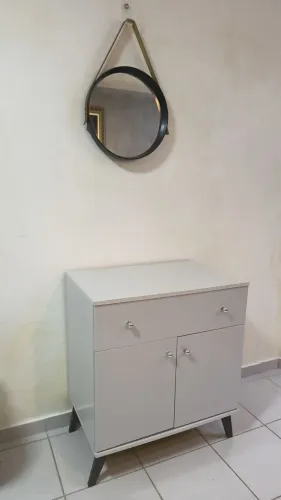 VENDO Aparador + Espelho **LEIA O ANUNCIO**