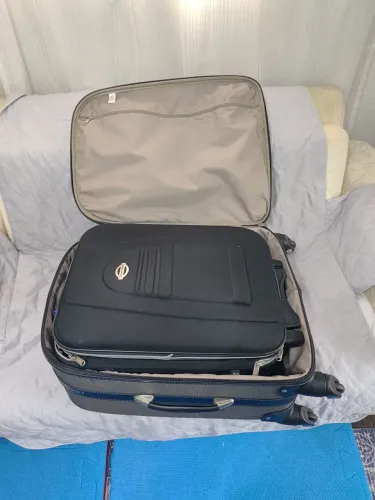 Kit duas malas de viagem seminovas a venda