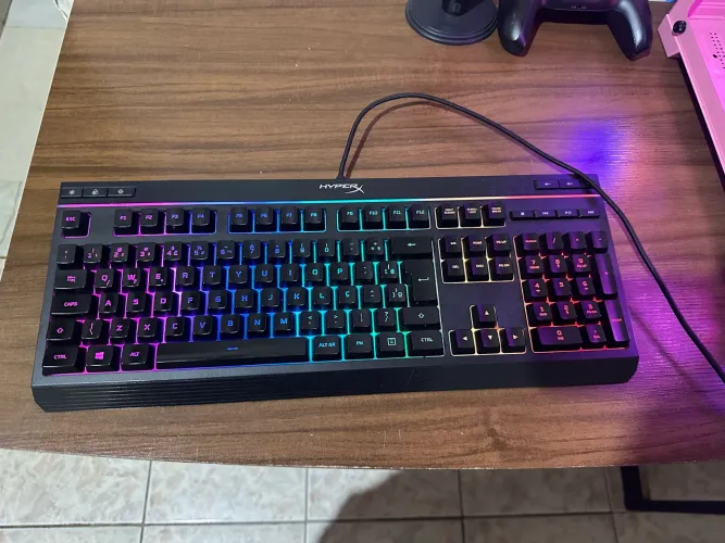 Teclado hyper x alloy core rgb