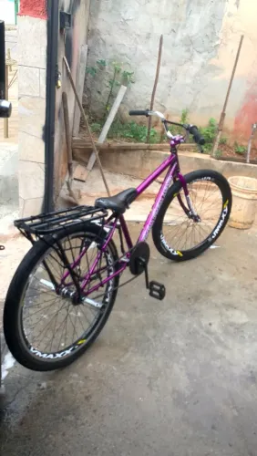 Bike montadinha 1 mês de uso só