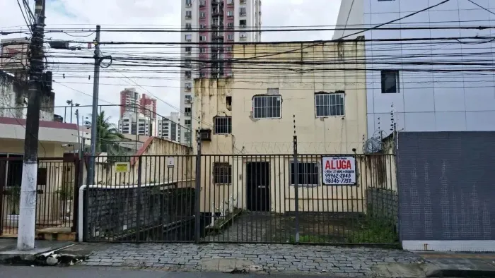 Prédio Comercial 1400 m2, na Tv. Quintino Bocaiúva, aceito Carro/Apto no negócio.