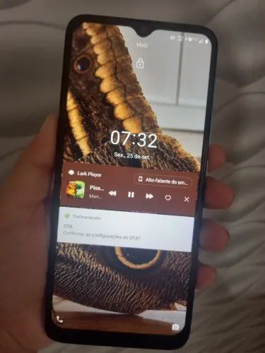 Celular moto e13
