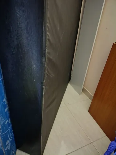 Base de colchão casal, lateral da base em courino, ótimo estado.