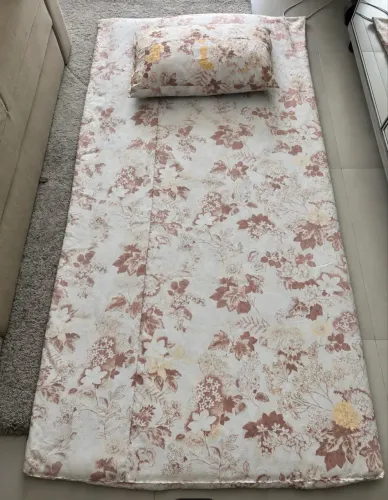 Colchão de chão tipo futon c/ travesseiro