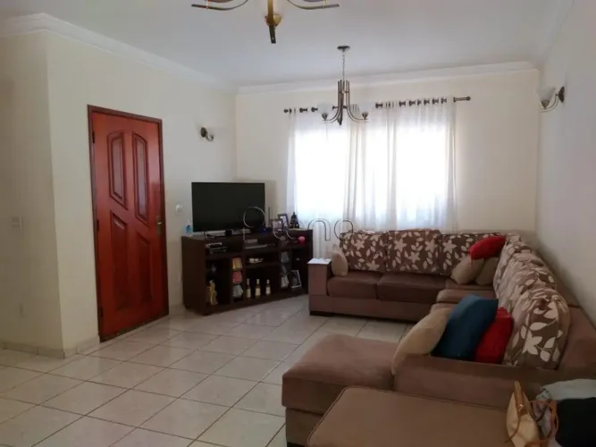 Casa à Venda no Condomínio Residencial São Joaquim em Valinhos, no bairro Roncaglia.