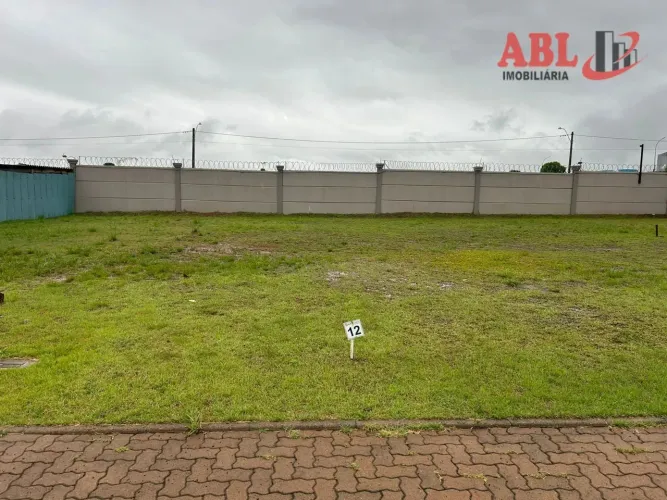 Terreno Plano em Condomínio Fechado Bella Vitta à venda no bairro Central Park - Cachoeiri