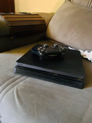 Ps4  slim 1TB