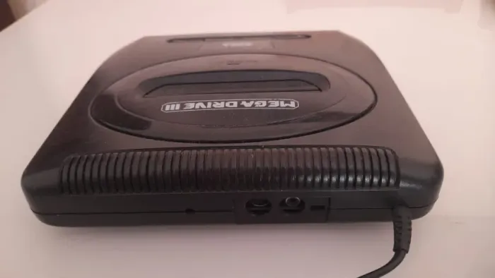 MEGA DRIVE 3 COMPLETO + 1 CARTUCHO