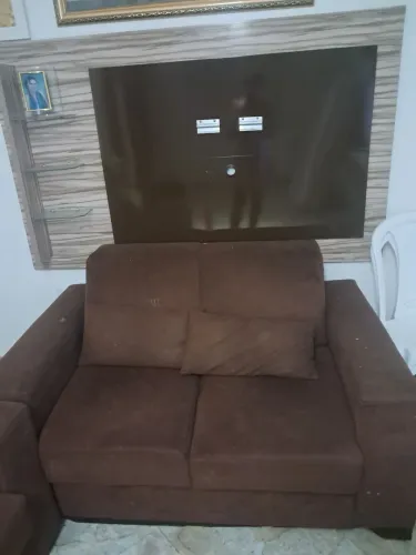 Móveis para casa, jogo de sofá e painel. 
