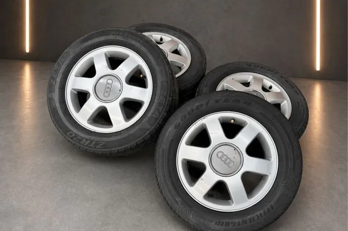 Jogo de roda Audi A3 2000 205/60R15